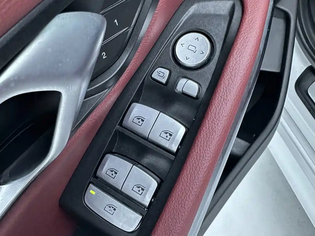 BMW 3 Series 2024 — фото 15