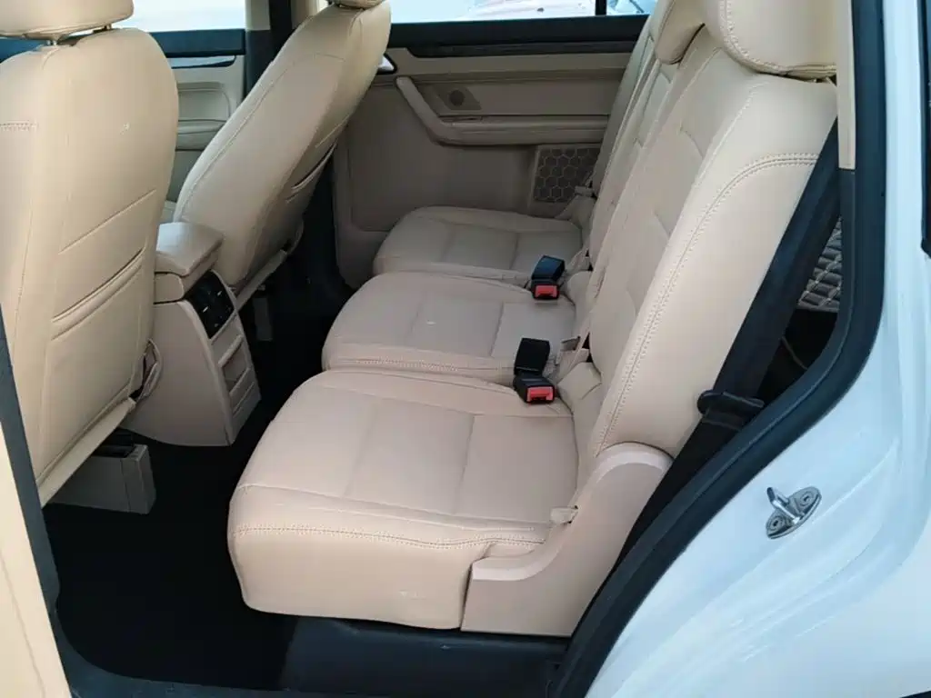 Volkswagen Touran 2015 — фото 17