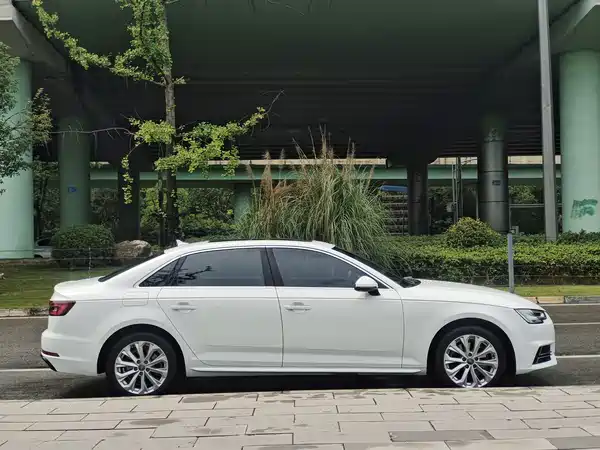 Audi A4L 2020