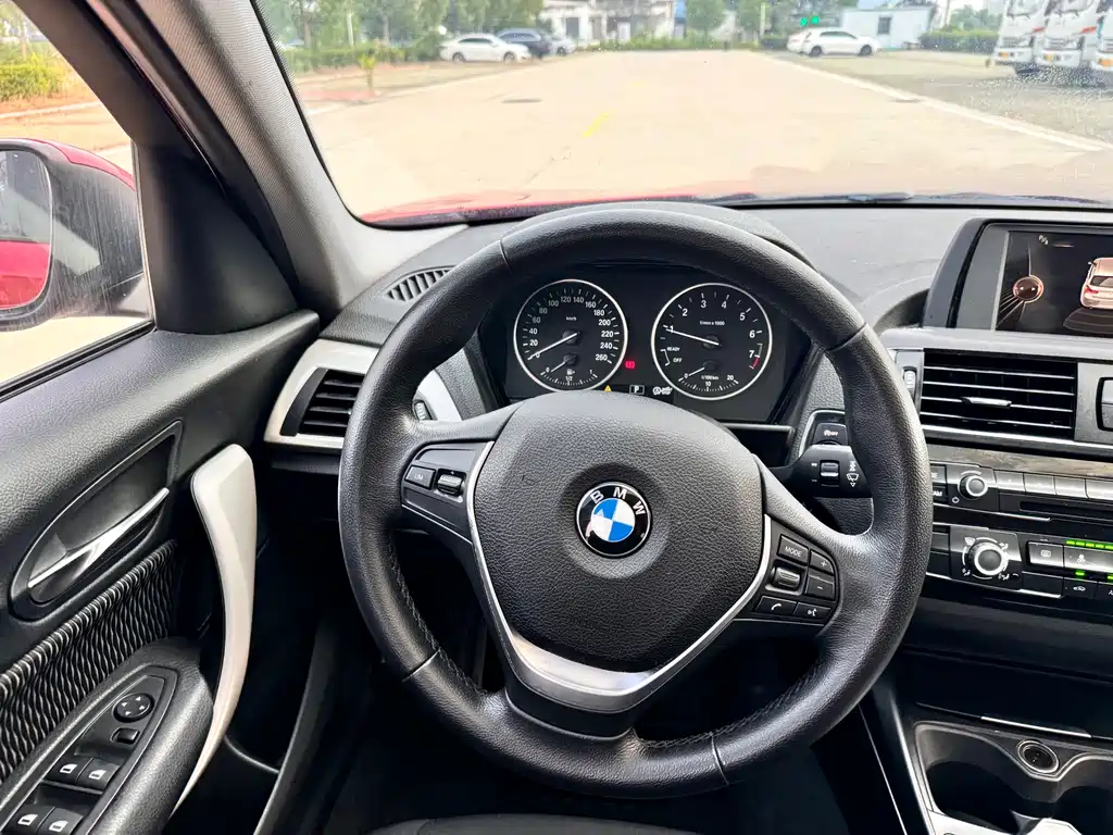 BMW 1 Series 2016 — фото 14