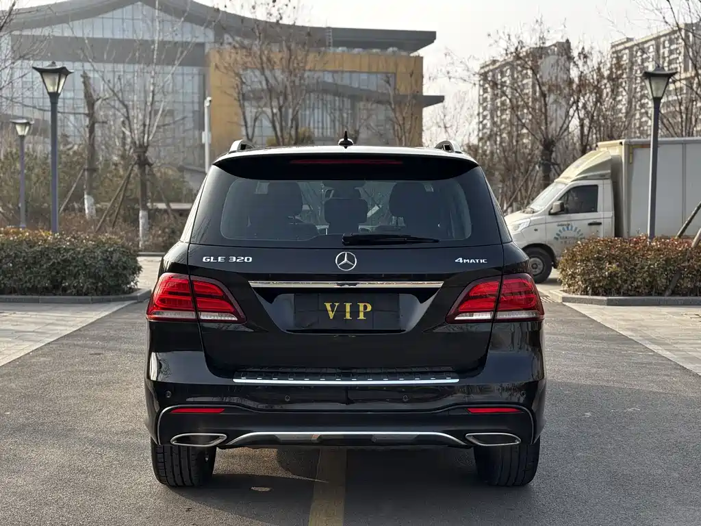 Mercedes-Benz GLE 2016