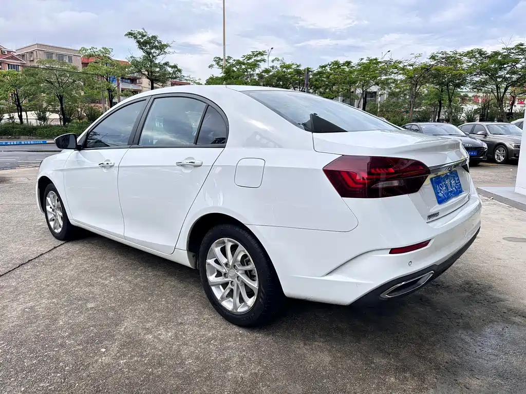 Geely Emgrand 2021 — фото 4