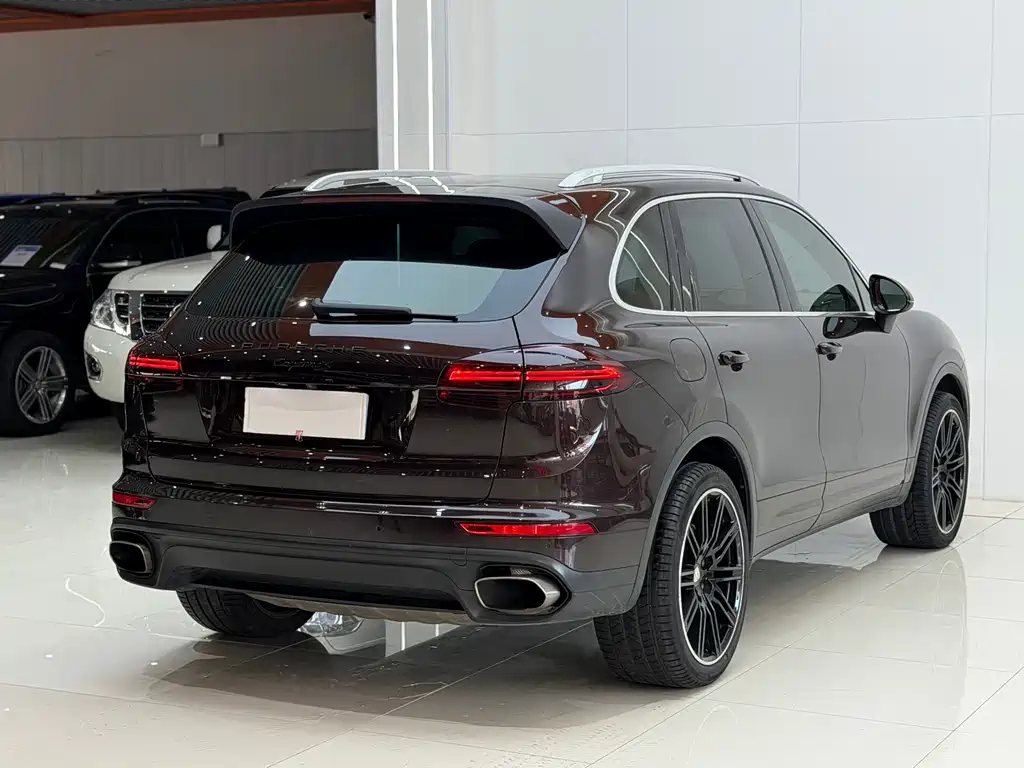 Porsche Cayenne 2015 — фото 17