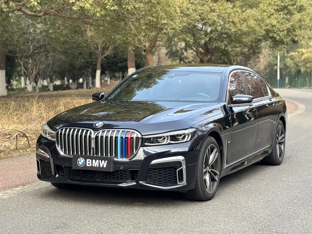 BMW 7 Series 2020 — фото 1