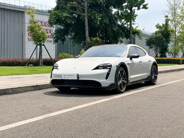 Porsche Taycan 2024