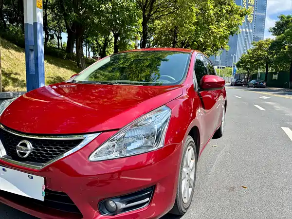 Nissan Tiida 2013