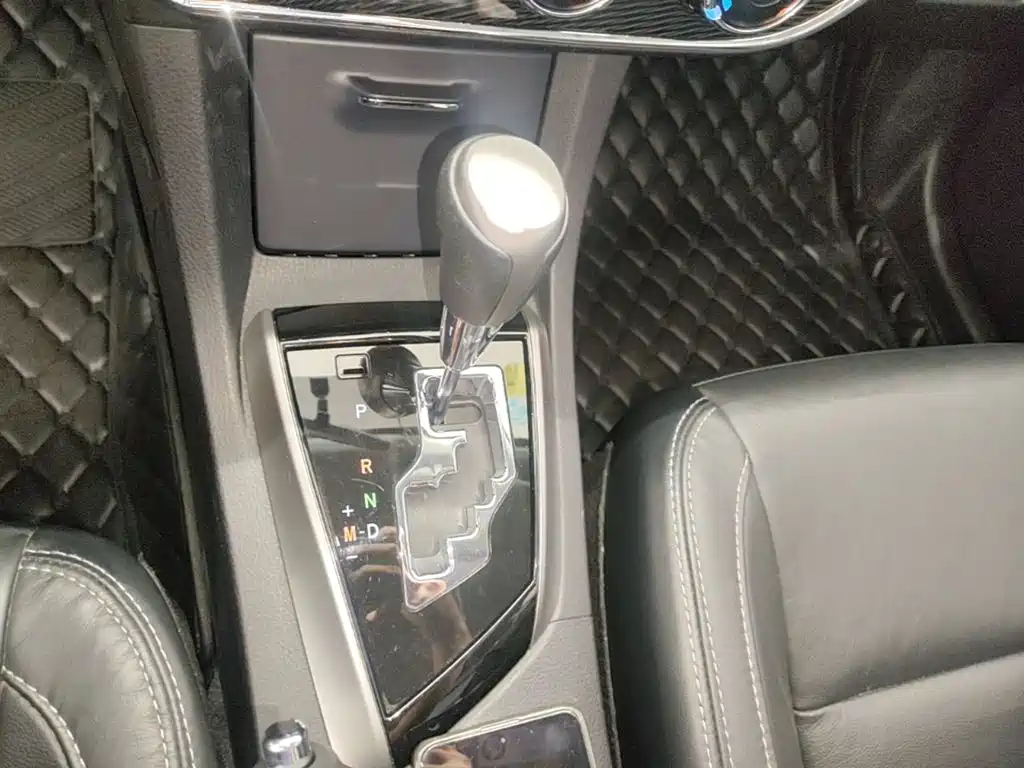 Toyota Corolla 2017 — фото 14