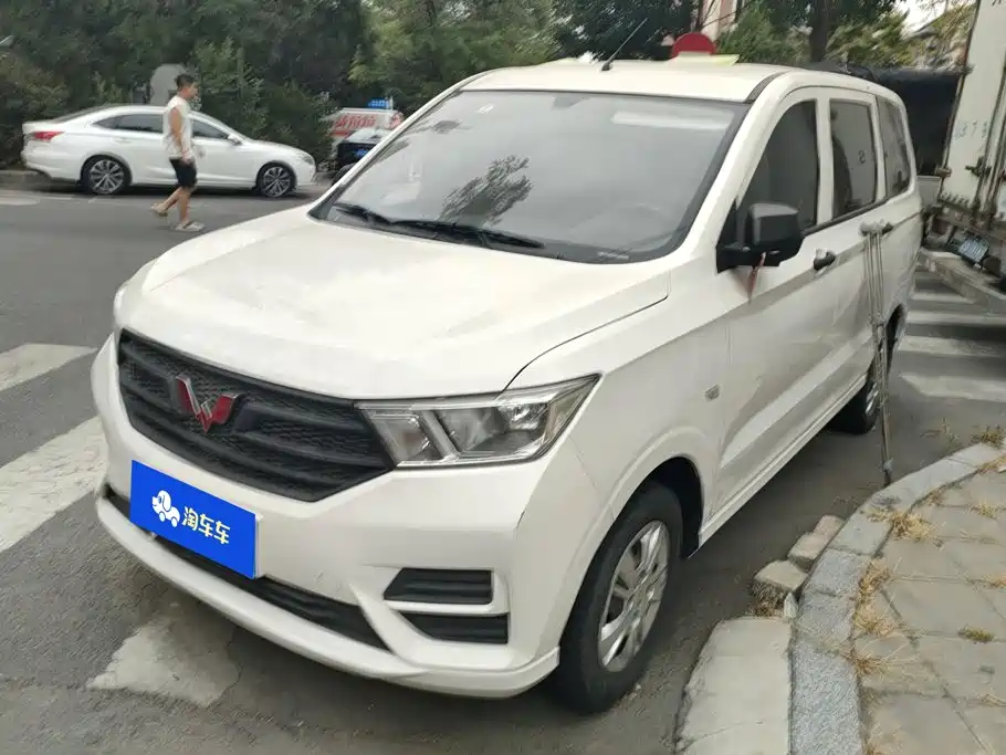 Wuling Hongguang 2022 — фото 1