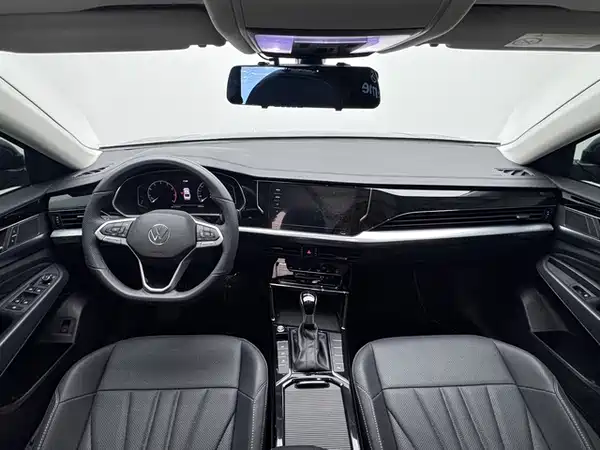 Volkswagen Passat 2025