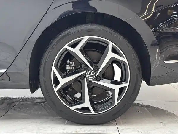 Volkswagen Passat 2025