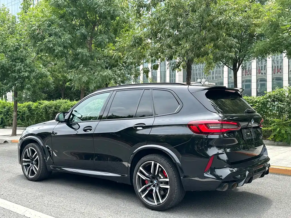 BMW X5 M 2021 — фото 19