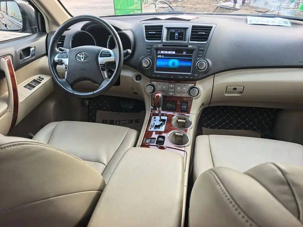Toyota Highlander 2012 — фото 10