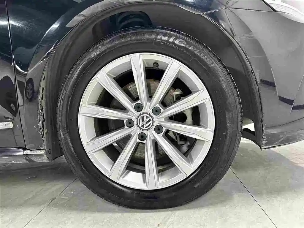 Volkswagen Passat 2018 — фото 15