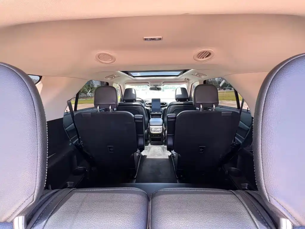 Ford Explorer 2020 — фото 14