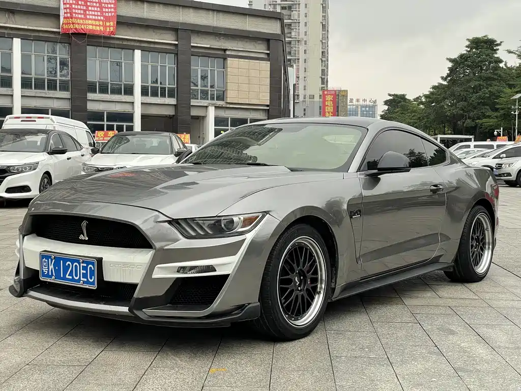 Ford Mustang 2015 — фото 1