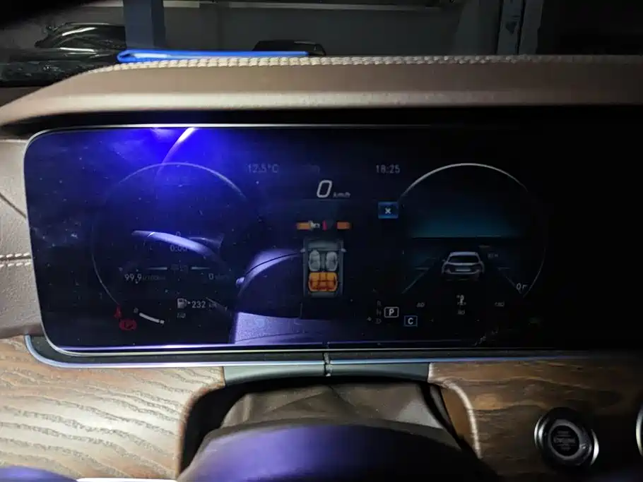 Mercedes-Benz E-Class 2022 — фото 14