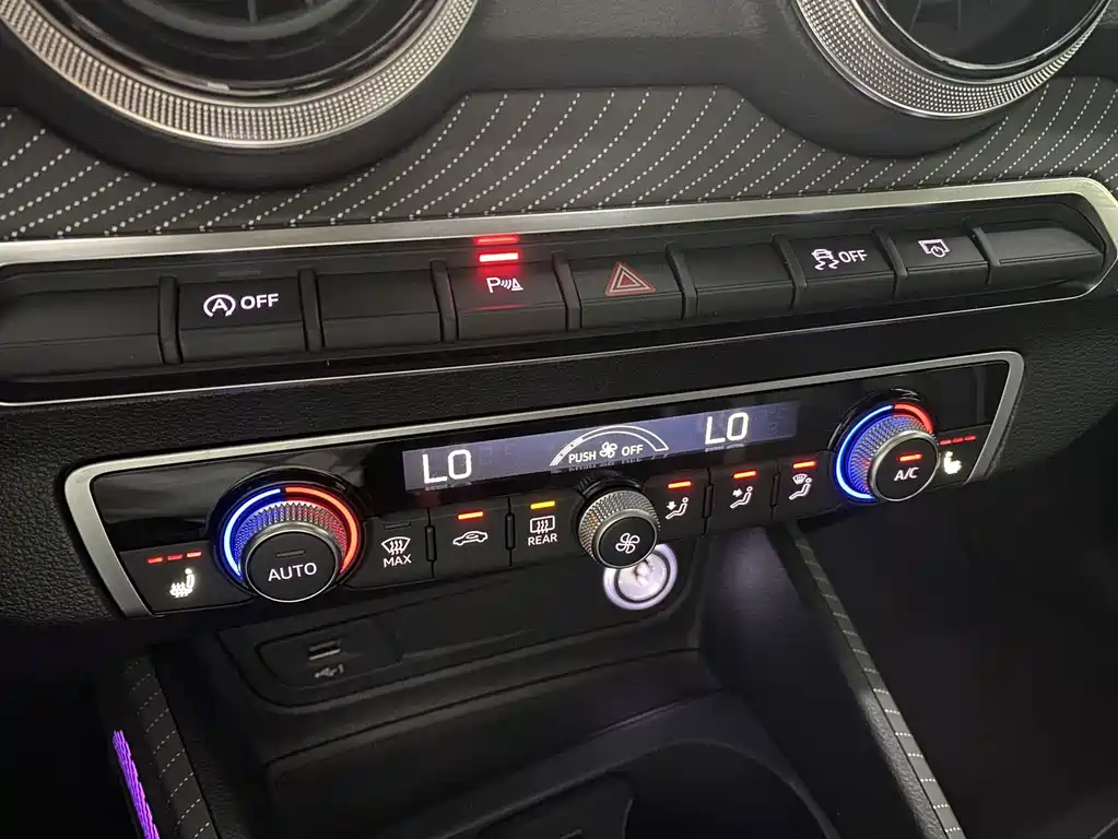 Audi Q2L 2022 — фото 12