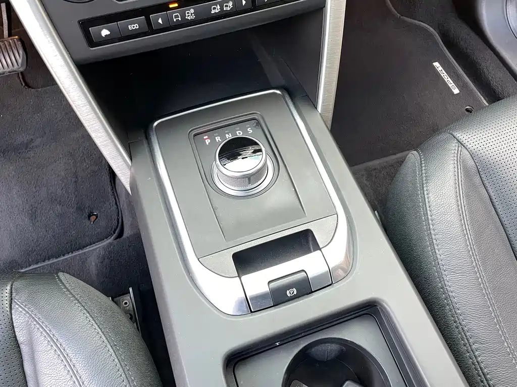 Land Rover Discovery Sport 2016 — фото 9