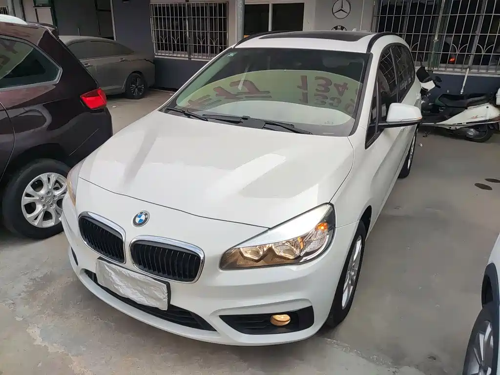 BMW 2 Series Wagon 2016 — фото 15