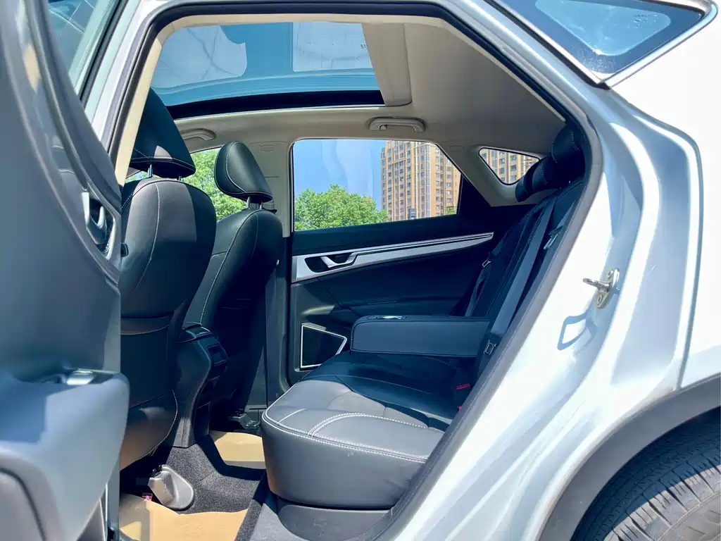 Geely Emgrand GS 2019 — фото 11