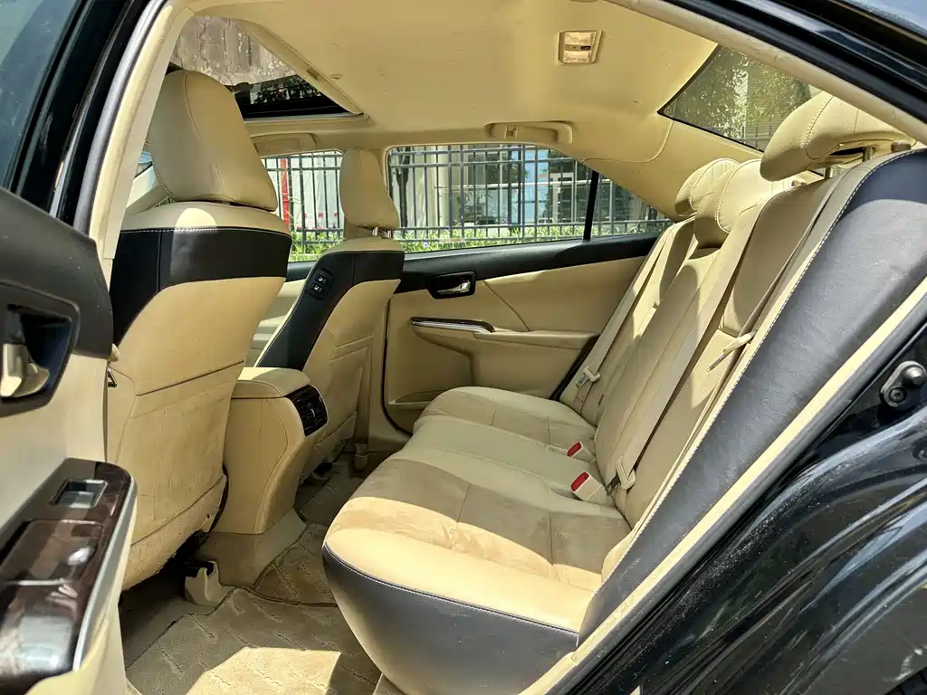 Toyota Camry 2016 — фото 11