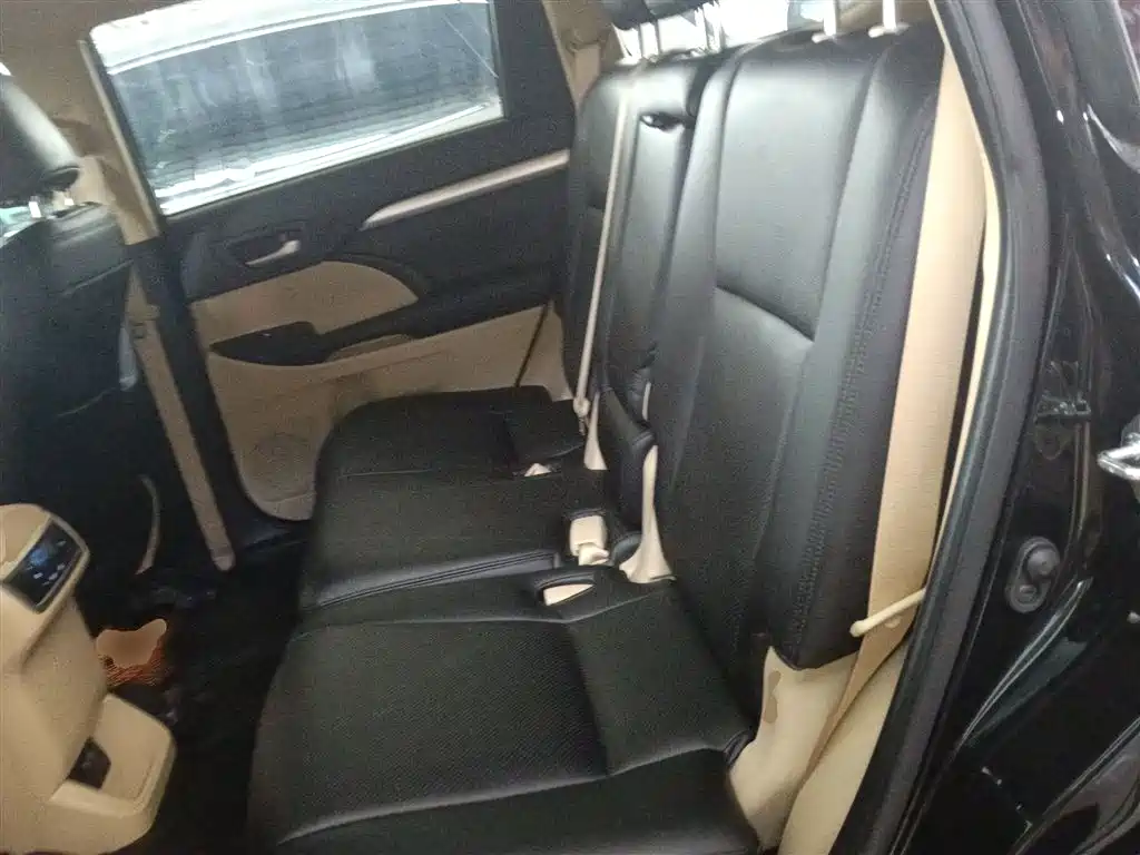 Toyota Highlander 2020 — фото 17