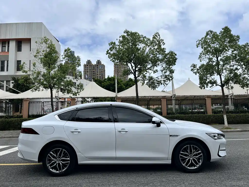 BYD Qin PLUS 2023 — фото 13