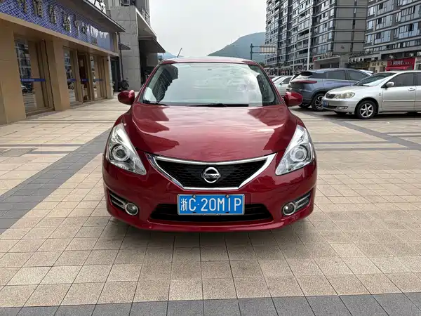 Nissan Tiida 2012
