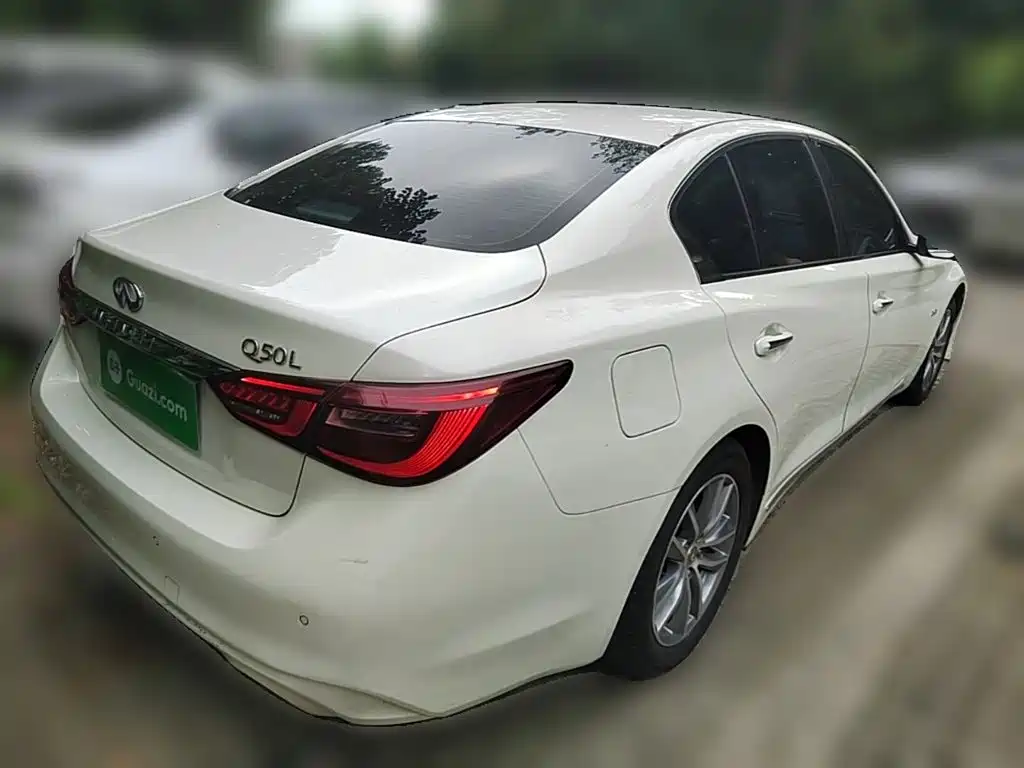 Infiniti Q50L 2018 — фото 12