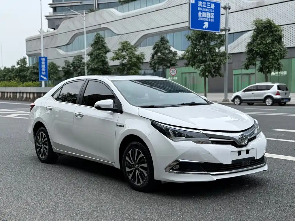 Toyota Corolla 2018 — фото 3