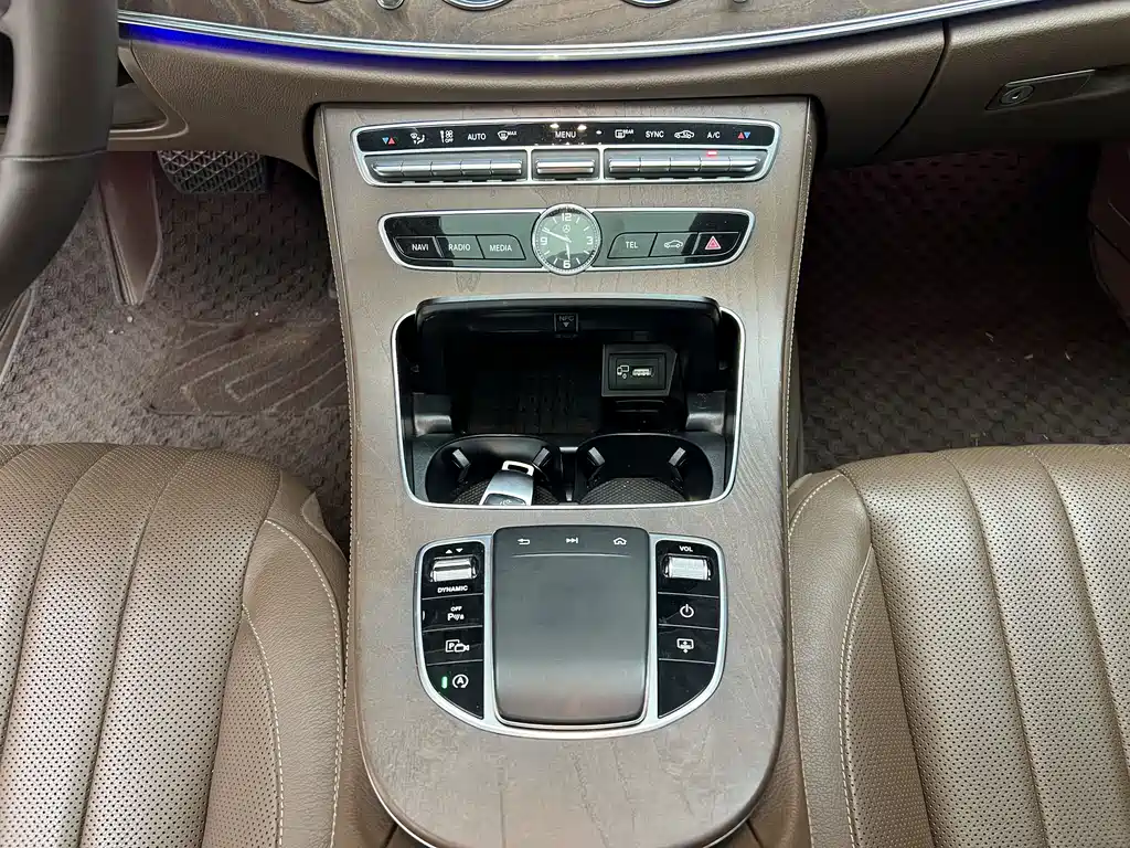 Mercedes-Benz E-Class 2020 — фото 7
