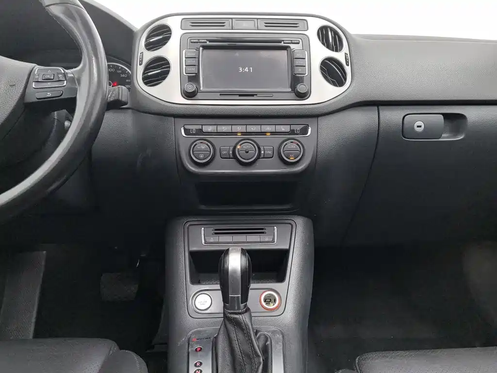 Volkswagen Tiguan 2015 — фото 12