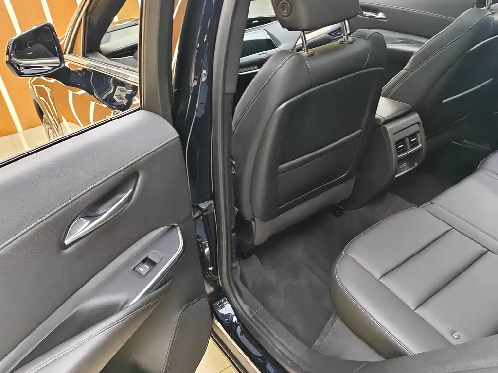 Cadillac XT4 2021 — фото 11