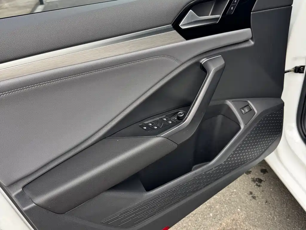 Volkswagen Sagitar 2022