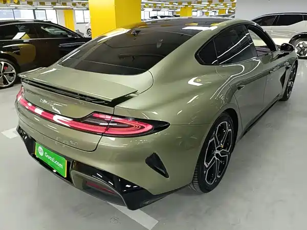 Xiaomi SU7 2025