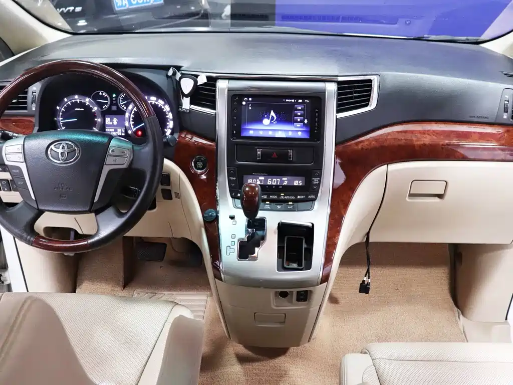 Toyota Alphard 2011 — фото 4