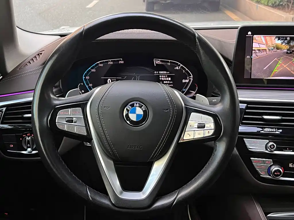 BMW 5 Series 2021 — фото 15