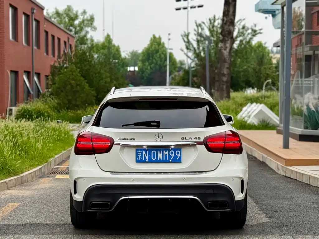 Mercedes-Benz GLA AMG 2018 — фото 5