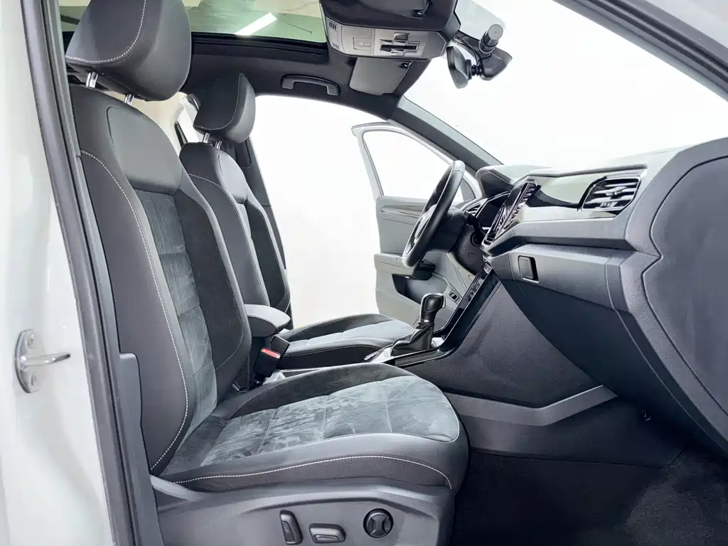 Volkswagen T-Roc 2022 — фото 10