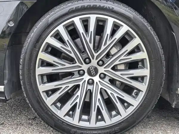 Audi A8 2023