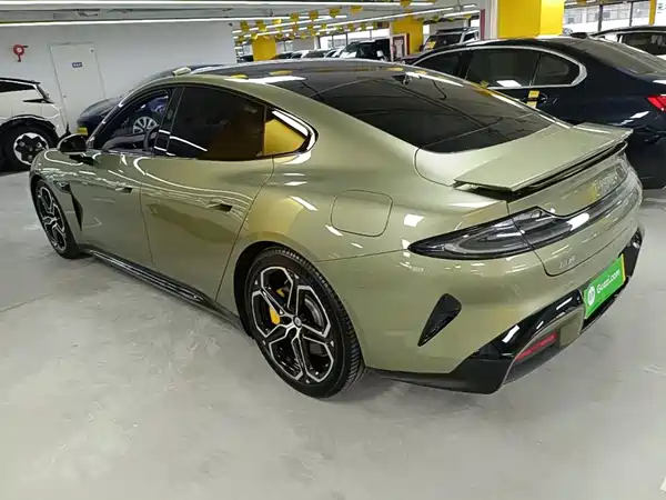 Xiaomi SU7 2025
