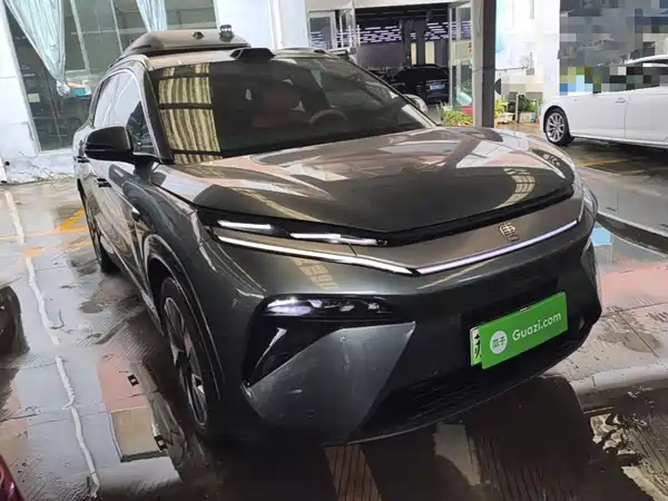 BYD Tang L 2025