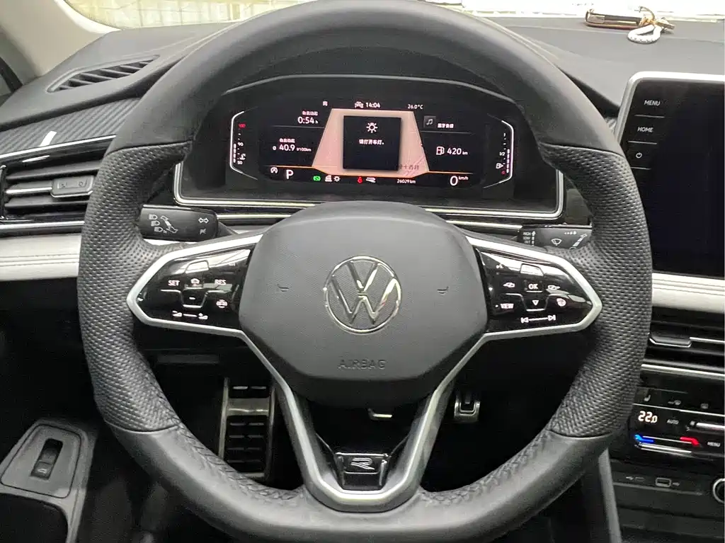 Volkswagen Tiguan L 2022 — фото 13