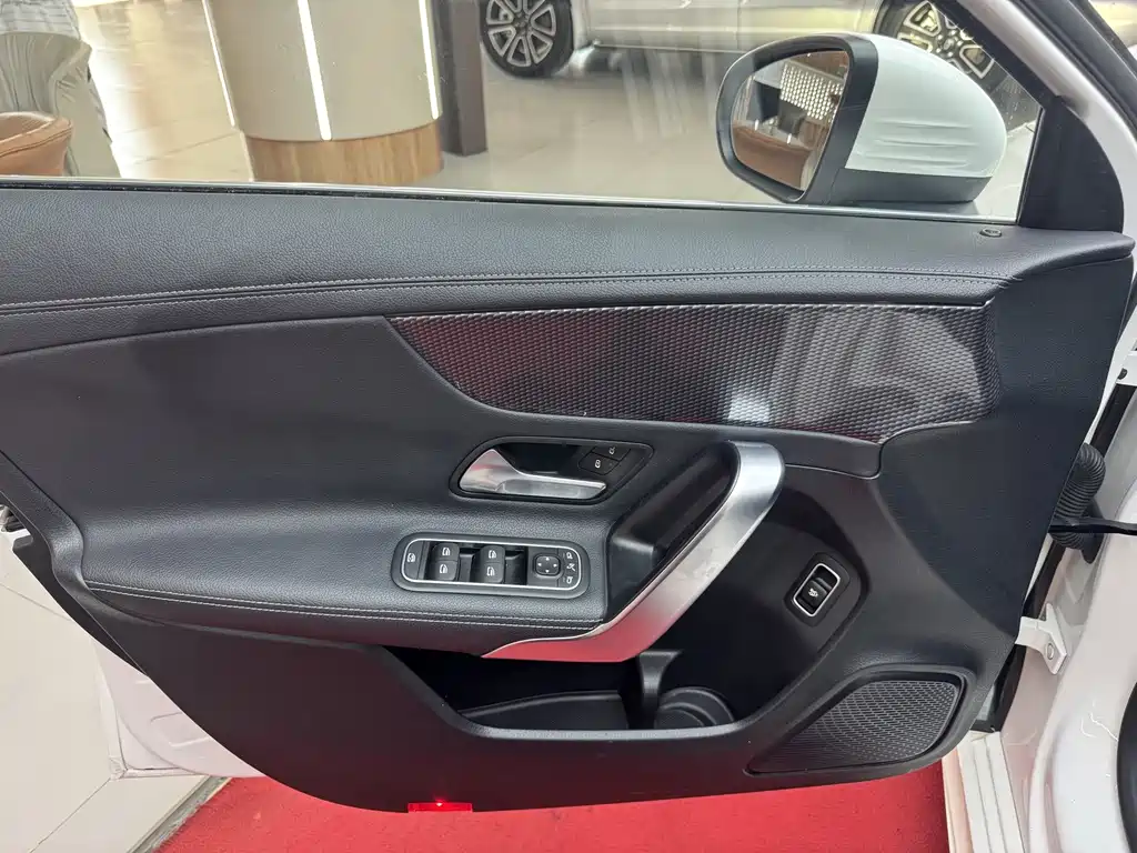 Mercedes-Benz A-Class 2021 — фото 10