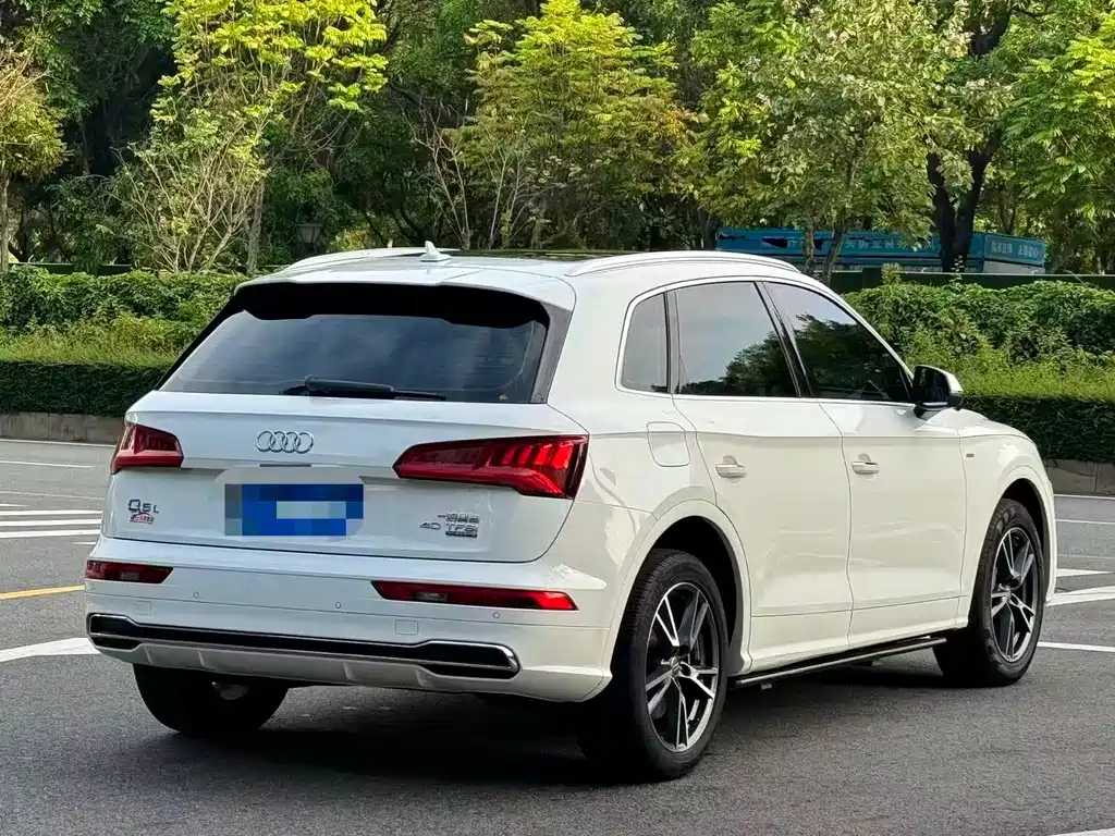 Audi Q5L 2021 — фото 20