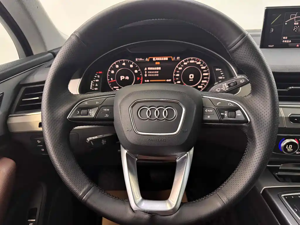 Audi Q7 2019 — фото 20