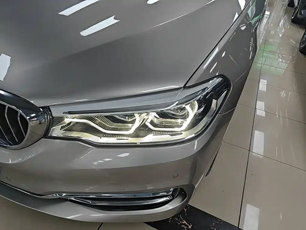 BMW 5 Series New Energy 2019 — фото 24