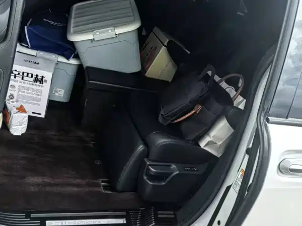 Toyota Sienna 2023