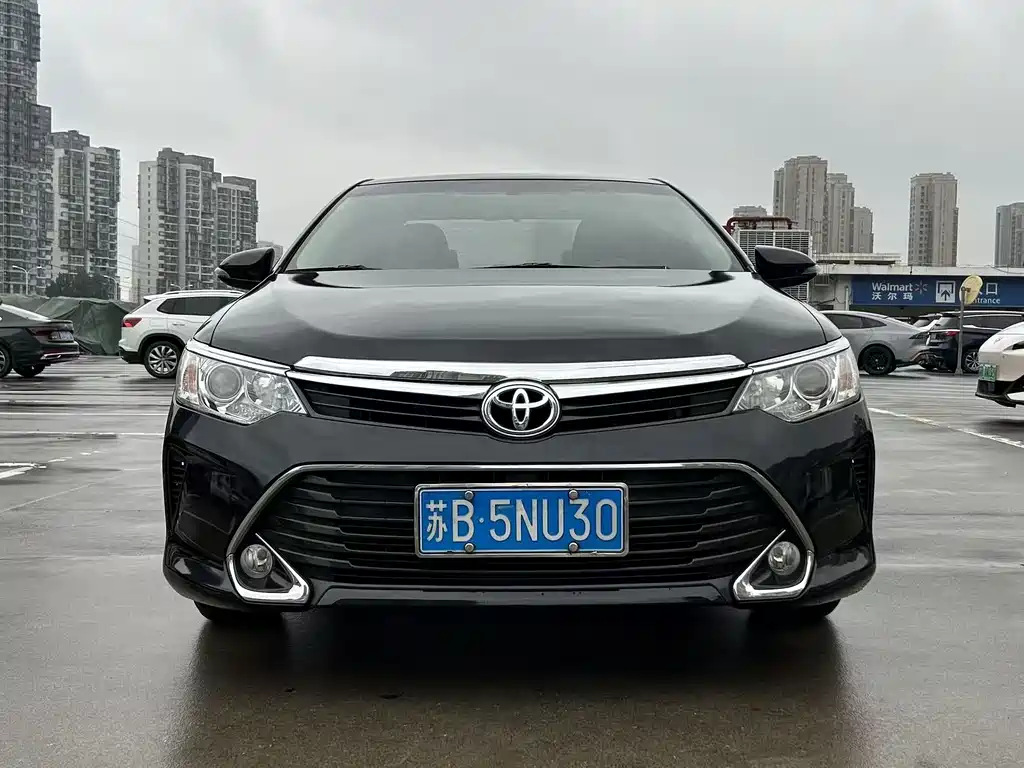 Toyota Camry 2017 — фото 2