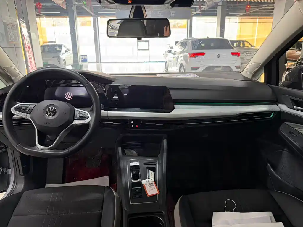 Volkswagen Golf 2023